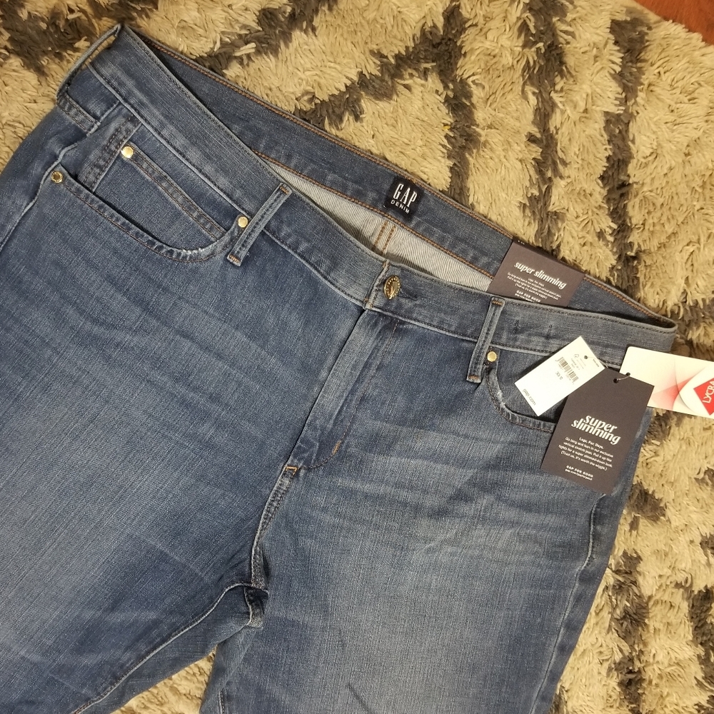 NWT True Skinny Mid Rise Slimming Gap Jeans
